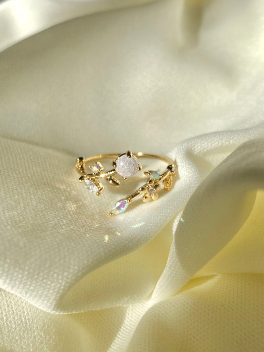 Gold Floral Sparkling Ring